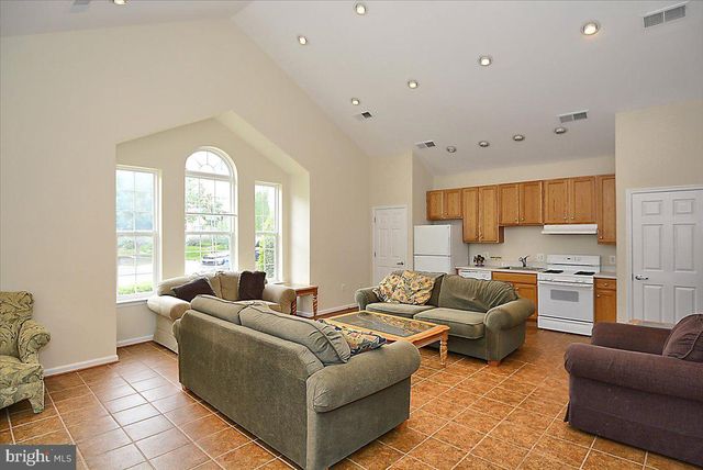 5850 COWLING CT, Alexandria, VA 22304