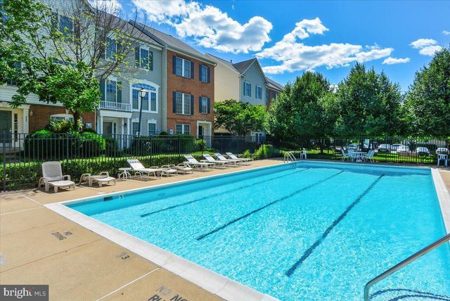 5850 COWLING CT, Alexandria, VA 22304