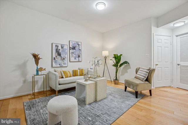 5850 COWLING CT, Alexandria, VA 22304