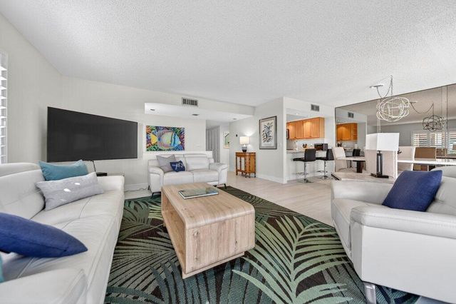 218 NE Edgewater Drive 218, Hutchinson Island, FL 34996