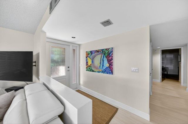 218 NE Edgewater Drive 218, Hutchinson Island, FL 34996