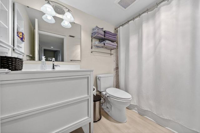 218 NE Edgewater Drive 218, Hutchinson Island, FL 34996