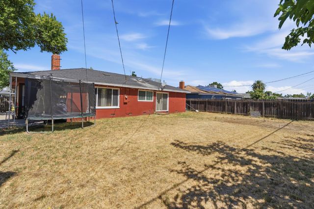 3504 N Wolters Avenue, Fresno, CA 93726