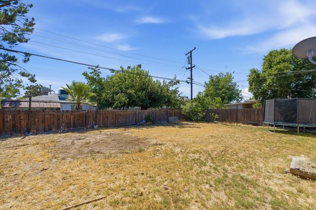 3504 N Wolters Avenue, Fresno, CA 93726