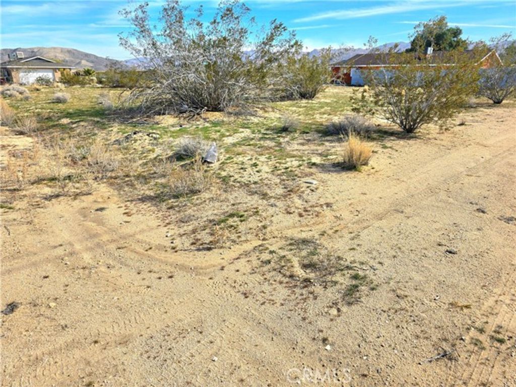 4966 1st, Joshua Tree, CA 92252