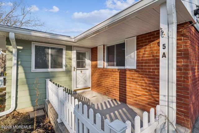 5 Blue Jay Street A, Manchester, NJ 08759