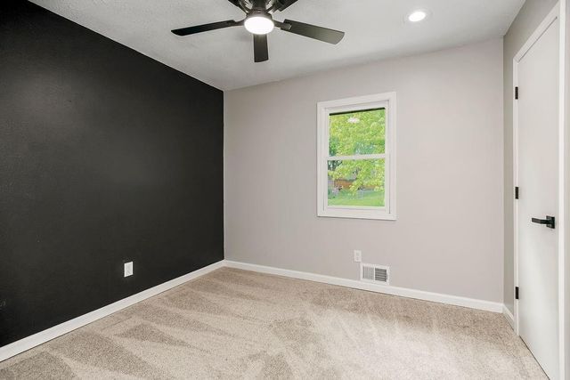 2101 SE Harding Street, Oak Grove, MO 64075