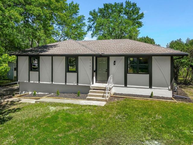 2101 SE Harding Street, Oak Grove, MO 64075