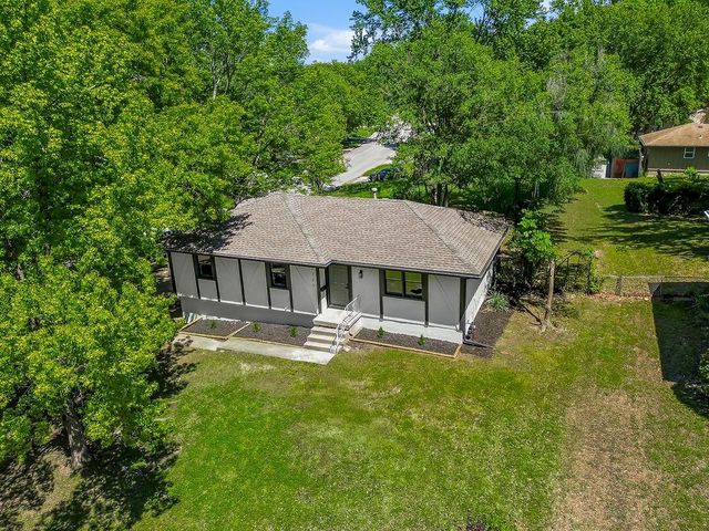 2101 SE Harding Street, Oak Grove, MO 64075