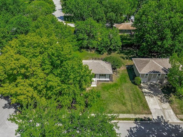 2101 SE Harding Street, Oak Grove, MO 64075