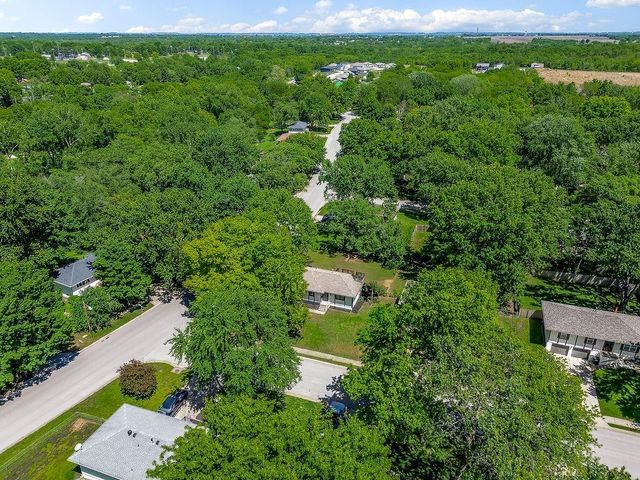 2101 SE Harding Street, Oak Grove, MO 64075