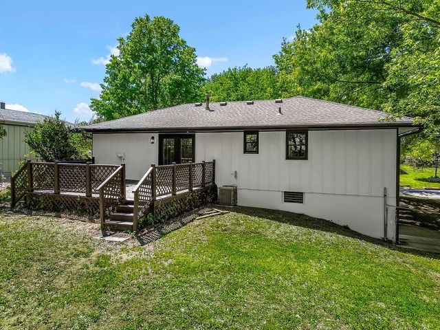 2101 SE Harding Street, Oak Grove, MO 64075