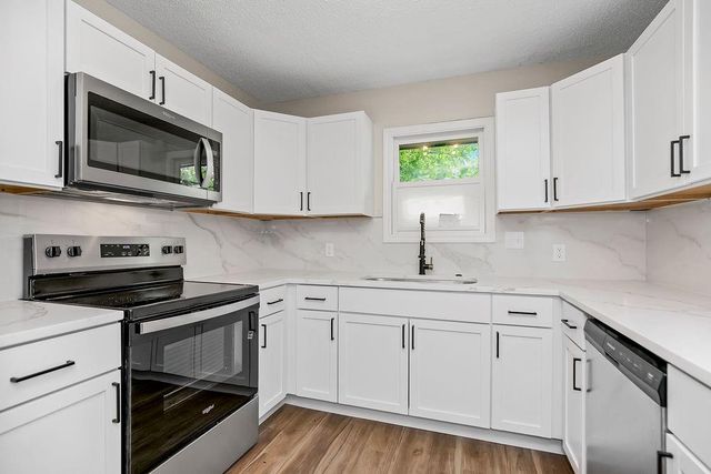 2101 SE Harding Street, Oak Grove, MO 64075