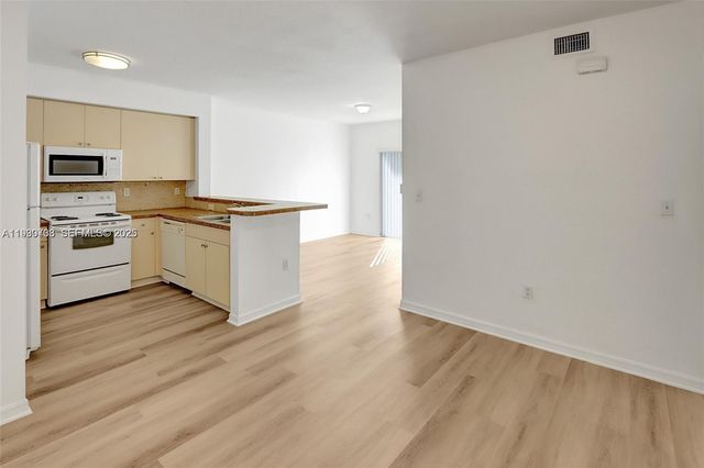 11050 SW 196th St 411, Cutler Bay, FL 33157