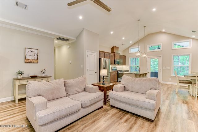 212 Deveraux Point, Mc Cormick, SC 29835