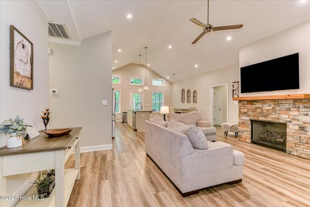 212 Deveraux Point, Mc Cormick, SC 29835