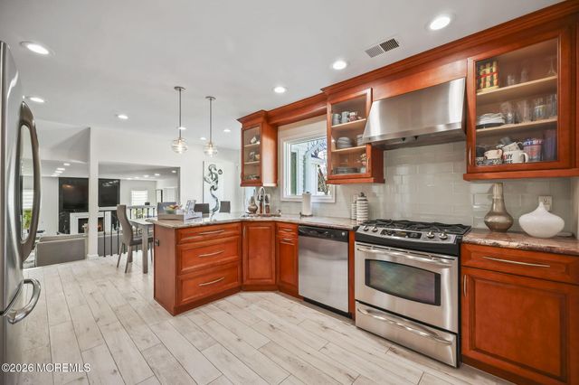 20 Colts Run, Marlboro, NJ 07746
