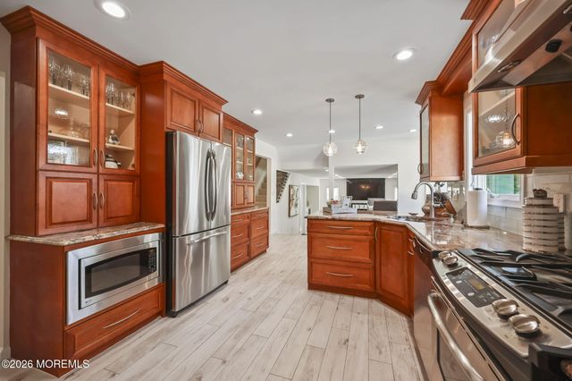 20 Colts Run, Marlboro, NJ 07746