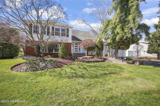 20 Colts Run, Marlboro, NJ 07746