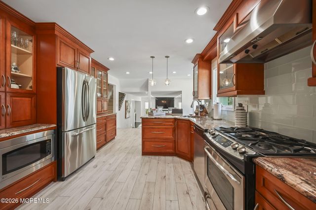 20 Colts Run, Marlboro, NJ 07746