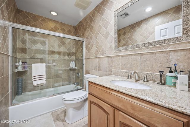 20 Colts Run, Marlboro, NJ 07746