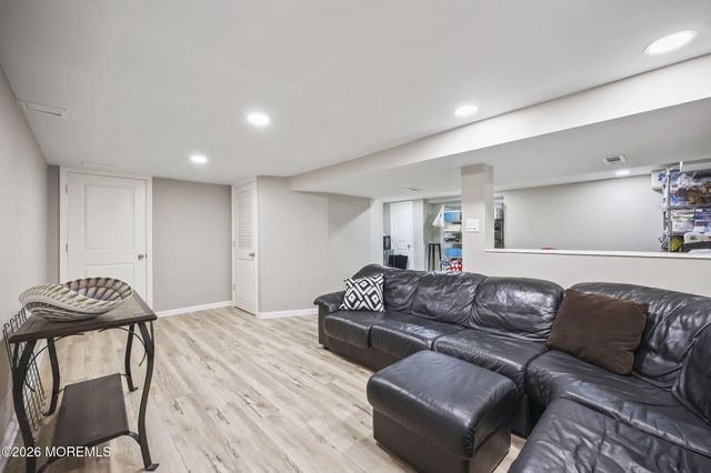 20 Colts Run, Marlboro, NJ 07746