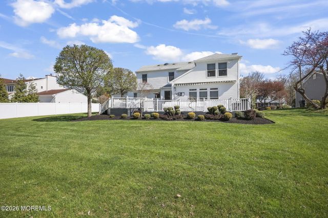 20 Colts Run, Marlboro, NJ 07746