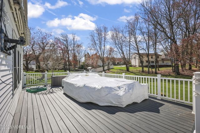 20 Colts Run, Marlboro, NJ 07746