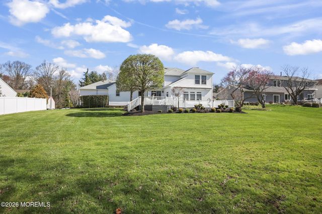 20 Colts Run, Marlboro, NJ 07746