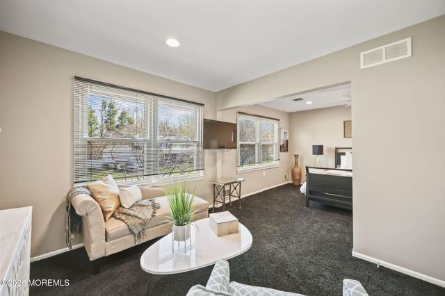 20 Colts Run, Marlboro, NJ 07746