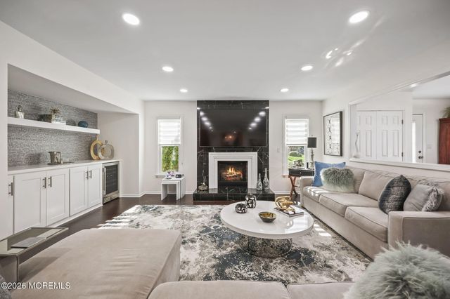 20 Colts Run, Marlboro, NJ 07746