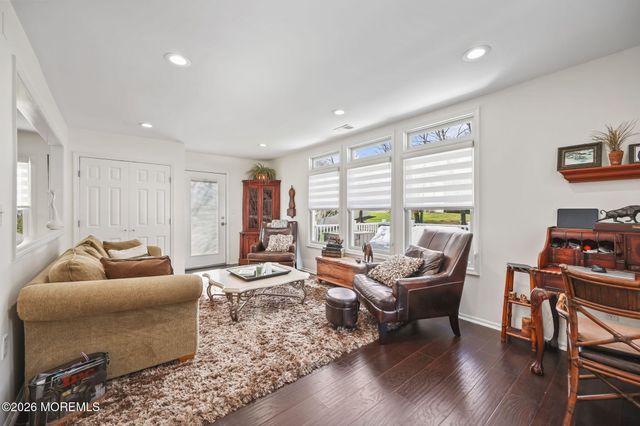 20 Colts Run, Marlboro, NJ 07746