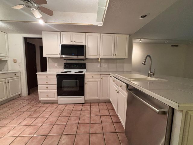 9600 Portland Avenue S 107, Bloomington, MN 55420