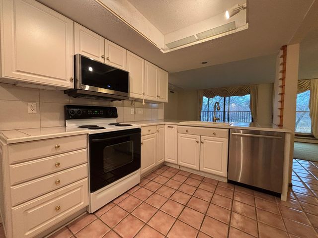 9600 Portland Avenue S 107, Bloomington, MN 55420