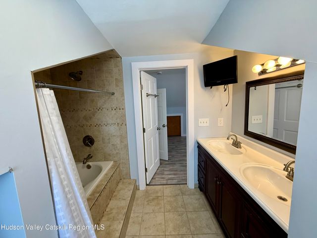 24 Howard Hall Road, Catskill, NY 12414