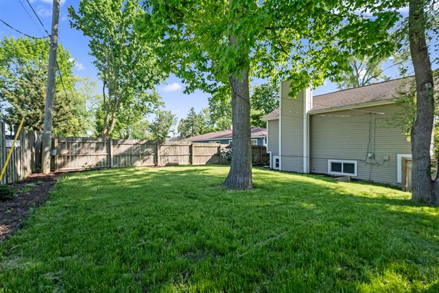 1008 Beachland Boulevard, Waterford, MI 48328