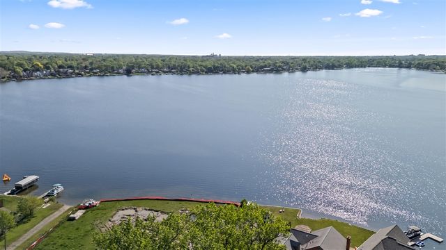 1008 Beachland Boulevard, Waterford, MI 48328