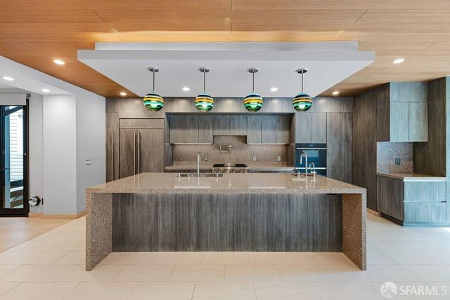 1655 Beach Street, San Francisco, CA 94123