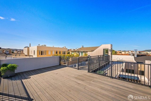 1655 Beach Street, San Francisco, CA 94123