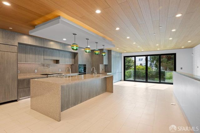 1655 Beach Street, San Francisco, CA 94123