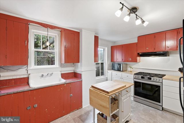 11 W GERMAIN ST, Winchester, VA 22601