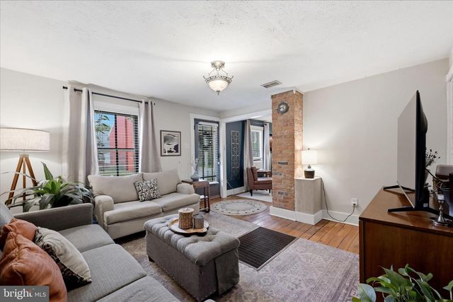 11 W GERMAIN ST, Winchester, VA 22601