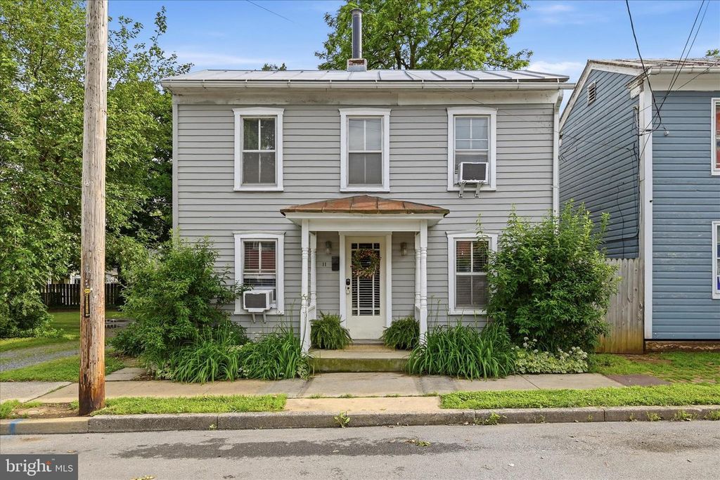11 W GERMAIN ST, Winchester, VA 22601