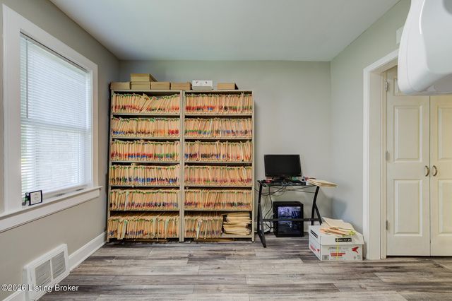 2109 Crums Ln, Louisville, KY 40216