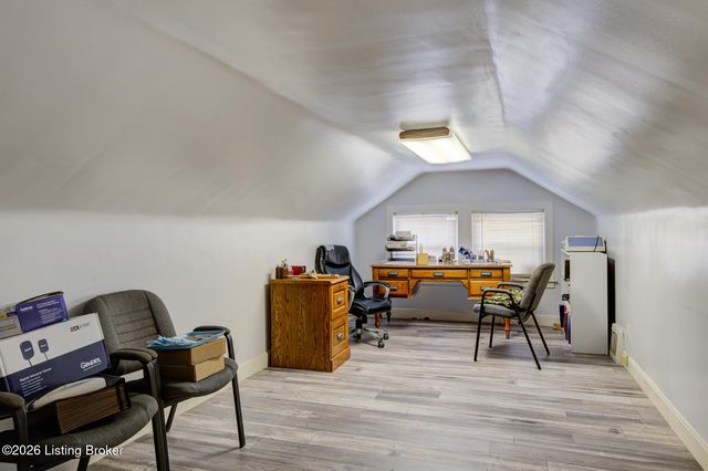 2109 Crums Ln, Louisville, KY 40216