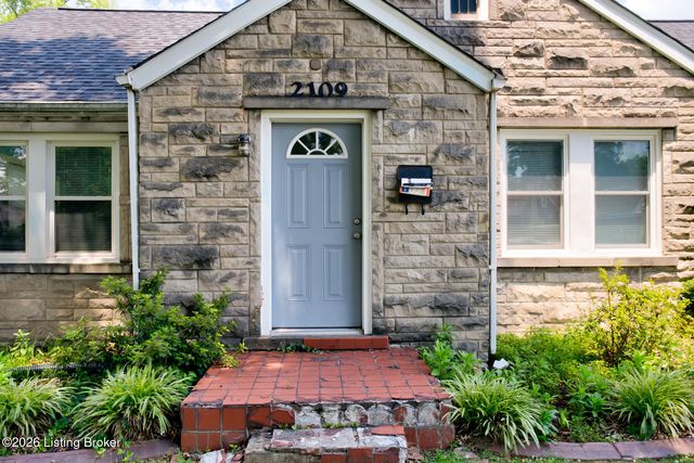 2109 Crums Ln, Louisville, KY 40216