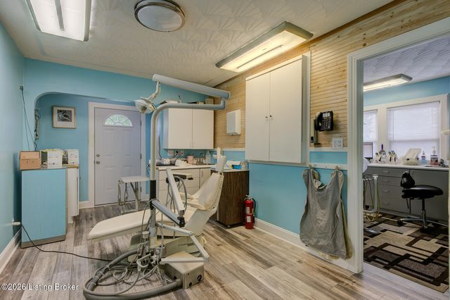 2109 Crums Ln, Louisville, KY 40216