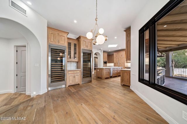 7370 N Catalina Ridge Drive, Tucson, AZ 85718