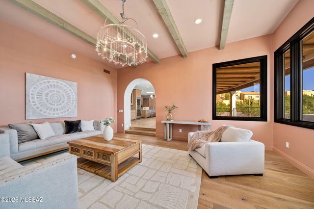 7370 N Catalina Ridge Drive, Tucson, AZ 85718