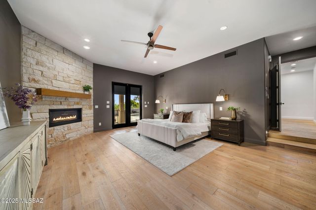 7370 N Catalina Ridge Drive, Tucson, AZ 85718